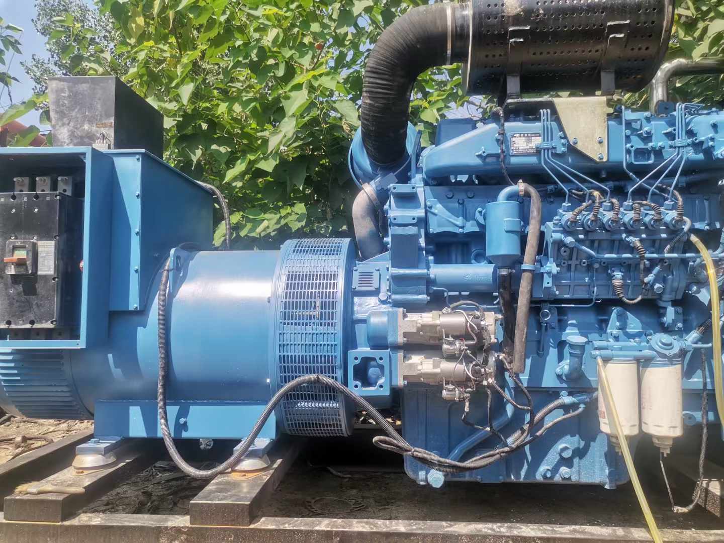沿滩详细说明降低 800kW 柴油发电机输出电流波动的方法